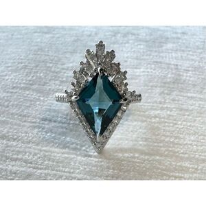 Elsa Ice Queen inspired ring ❄️